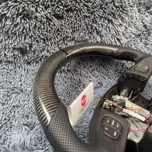 Cargar imagen en el visor de la galería, Volante de fibra de carbono TTD Craft GMC Envoy 2002-2009