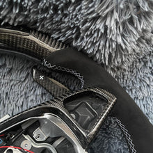 Lade das Bild in den Galerie-Viewer, TTD Craft BENZ AMG A45 / W205 C43 C63S AMG / CLA45 CLS63 AMG / GLC43 63 AMG Carbon Fiber Steering Wheel