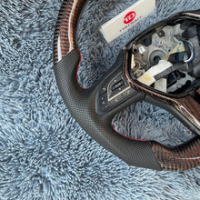 Cargar imagen en el visor de la galería, Volante de fibra de carbono TTD Craft para Infiniti Q60 2017-2024