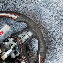 Carregar imagem no visualizador da galeria, Volante de fibra de carbono TTD Craft Infiniti 2022-2024 QX55