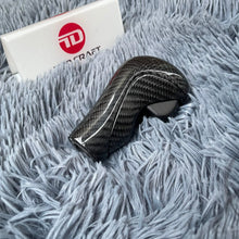 Load image into Gallery viewer, TTD Craft Honda 8th gen accord 2008-2012 Black Carbon Fiber Gear knob
