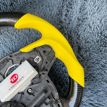 Cargar imagen en el visor de la galería, Volante de fibra de carbono TTD Craft para Toyota Supra MK5 A90 A91 (2020-2025)