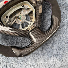 Cargar imagen en el visor de la galería, Volante de fibra de carbono TTD Craft Infiniti G35 2007-2013