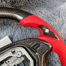 Cargar imagen en el visor de la galería, Volante de fibra de carbono TTD Craft Infiniti G35 2007-2013