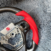 Cargar imagen en el visor de la galería, Volante de fibra de carbono TTD Craft para Toyota Corolla 2014-2018 / RAV4 2013-2018