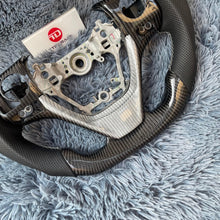 Cargar imagen en el visor de la galería, Volante de fibra de carbono TTD Craft para Toyota Corolla 2014-2018 / RAV4 2013-2018