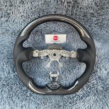 Cargar imagen en el visor de la galería, Volante de fibra de carbono TTD Craft Nissan 2009-2020 370Z