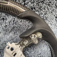 Load image into Gallery viewer, TTD Craft Toyota 2020-2025 Highlander / Sienna Carbon Fiber Steering Wheel