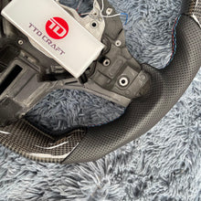 Carregar imagem no visualizador da galeria, Volante de fibra de carbono TTD Craft BMW F90 G30 G38 G12 G01