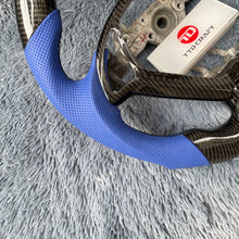 Cargar imagen en el visor de la galería, Volante de fibra de carbono TTD Craft Infiniti 2007-2013 G35