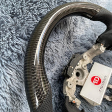 Carregar imagem no visualizador da galeria, Volante de fibra de carbono TTD Craft Nissan Z34
