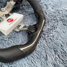 Lade das Bild in den Galerie-Viewer, TTD Craft Nissan 2010-2019 Juke Carbon Fiber Steering Wheel