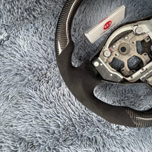 Carregar imagem no visualizador da galeria, Volante de fibra de carbono TTD Craft Nissan Z34