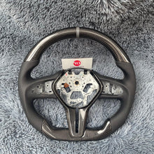 Cargar imagen en el visor de la galería, Volante de fibra de carbono TTD Craft para Infiniti Q60 2017-2024