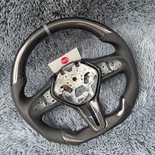 Carregar imagem no visualizador da galeria, Volante de fibra de carbono TTD Craft Infiniti 2022-2024 QX55