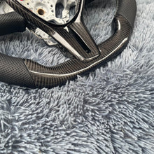 Carregar imagem no visualizador da galeria, Volante de fibra de carbono TTD Craft Infiniti 2022-2024 QX55