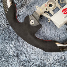 Cargar imagen en el visor de la galería, Volante de fibra de carbono TTD Craft para Subaru Forester 2009-2013 / Legacy 2008-2009 / Subaru WRX STI Impreza 2008-2014