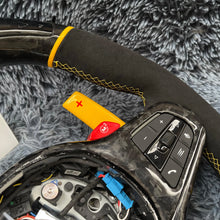 Lade das Bild in den Galerie-Viewer, TTD Craft BMW G30 G31 G32 G38 G05 G07 X3m F90 M8 G29 Carbon Fiber Steering wheel With Led