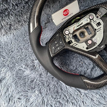Cargar imagen en el visor de la galería, Volante de fibra de carbono TTD Craft Benz W176 W246 W204 W212 C117 C218 X156 X204
