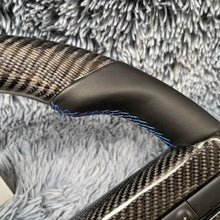 Lade das Bild in den Galerie-Viewer, TTD Craft Ford 2005-2009 Mustang Carbon Fiber Steering Wheel