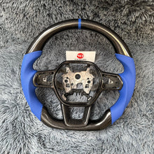 Cargar imagen en el visor de la galería, Volante de fibra de carbono TTD Craft 6ta generación 2023+ CRV
