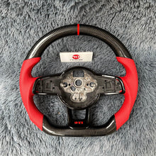 Carregar imagem no visualizador da galeria, Volante de fibra de carbono TTD Craft Mk7 GTI /R Jetta 2019-2020
