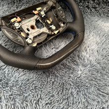 Carregar imagem no visualizador da galeria, Volante de fibra de carbono Mustang TTD Craft 1999-2004
