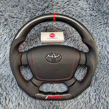 Lade das Bild in den Galerie-Viewer, TTD Craft Toyota 2007-2013 Tundra Sequoia Carbonfaserlenkrad
