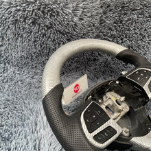 Carregar imagem no visualizador da galeria, Volante de fibra de carbono TTD Craft 2013-2023 Chrysler Pacifica
