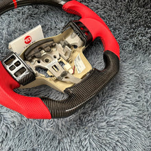 Carregar imagem no visualizador da galeria, Volante de fibra de carbono TTD Craft Nissan 2005-2012 Titan
