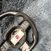 Lade das Bild in den Galerie-Viewer, TTD Craft 2017-2023 Volvo V90 / V90 Cross Country Carbon Fiber Steering Wheel
