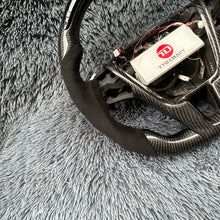 Carregar imagem no visualizador da galeria, Volante de fibra de carbono TTD Craft 2011-2018 Volvo V60 / 2015-2018 Volvo V60 Cross Country
