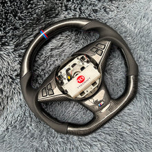 Carregar imagem no visualizador da galeria, Volante TTD Craft BMW SÉRIE 5 E60 E61 / 6 E63 E64 Volante de fibra de carbono
