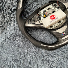 Carregar imagem no visualizador da galeria, Volante TTD Craft BMW SÉRIE 5 E60 E61 / 6 E63 E64 Volante de fibra de carbono
