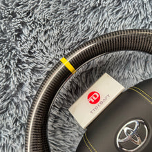 Lade das Bild in den Galerie-Viewer, TTD Craft Toyota 2007-2013 Tundra Sequoia Carbonfaserlenkrad
