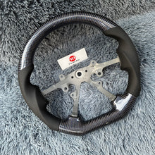 Lade das Bild in den Galerie-Viewer, TTD Craft  2005-2007 Jeep Cherokee / Grand Cherokee Carbon Fiber Steering Wheel
