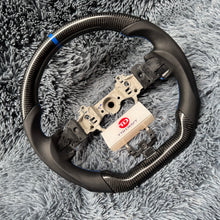Lade das Bild in den Galerie-Viewer, TTD Craft Subaru 2015-2021 WRX/STI Carbonfaserlenkrad
