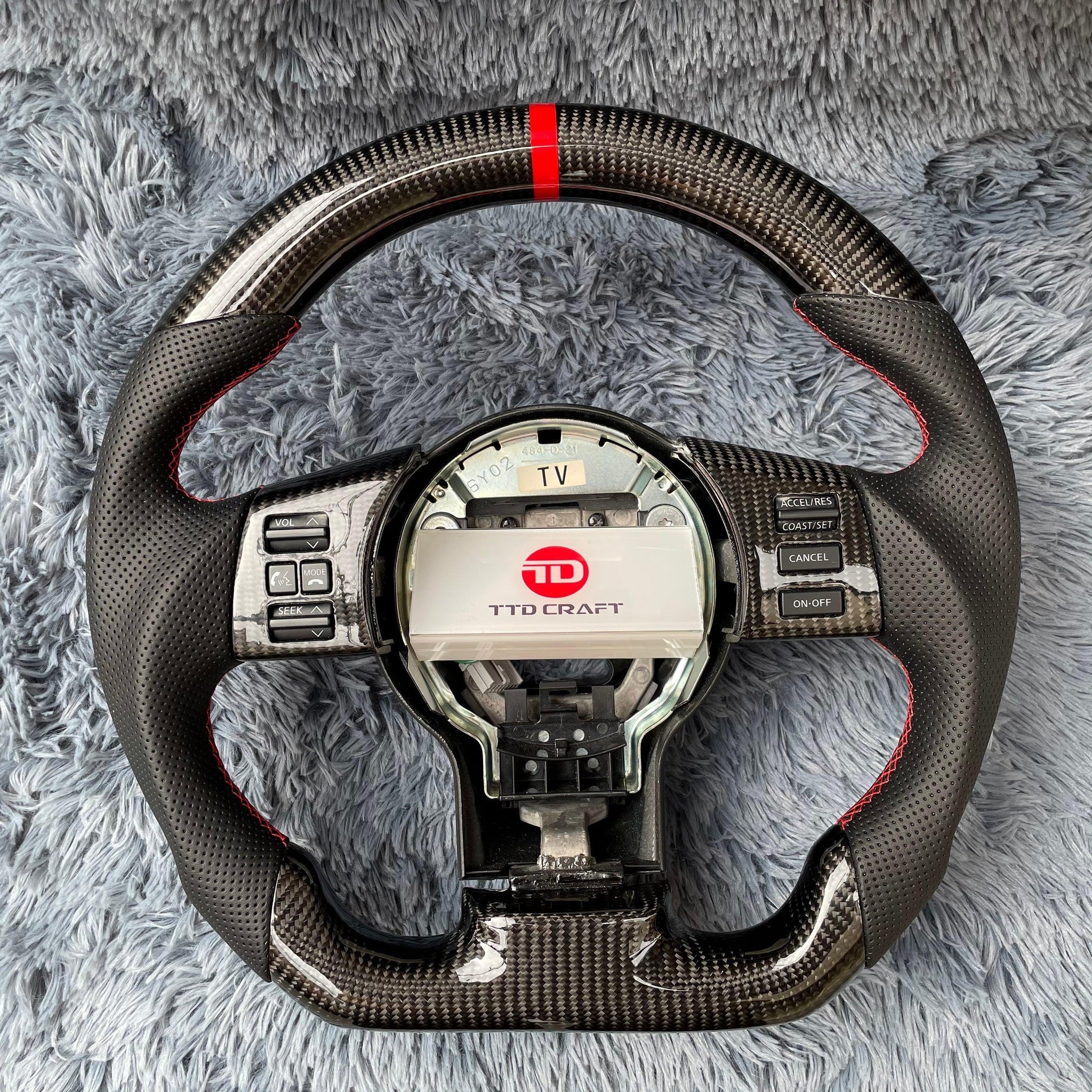 Infiniti 2003-2008 FX35 FX45 Carbon Fiber Steering Wheel | TTD