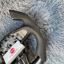 Carregar imagem no visualizador da galeria, Volante de fibra de carbono TTD Craft Infiniti 2013-2017 Q50 Q50L
