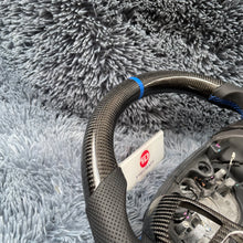Carregar imagem no visualizador da galeria, Volante TTD Craft Ford 2019-2024 Ranger / 2016-2024 Everest em fibra de carbono
