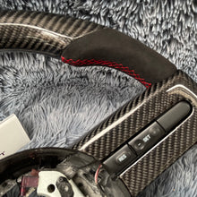 Carregar imagem no visualizador da galeria, Volante de fibra de carbono Mustang TTD Craft 2005-2009
