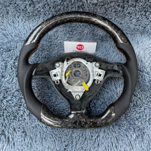 Lade das Bild in den Galerie-Viewer, Custom Carbon fiber Steering Wheel For Volkswagen Golf GTI R32 Jetta MK4 | TTD Craft
