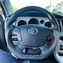 Charger l'image dans la galerie, Toyota Tundra Sequoia Custom Carbon Fiber Steering Wheel 2007-2013 |TTD Craft
